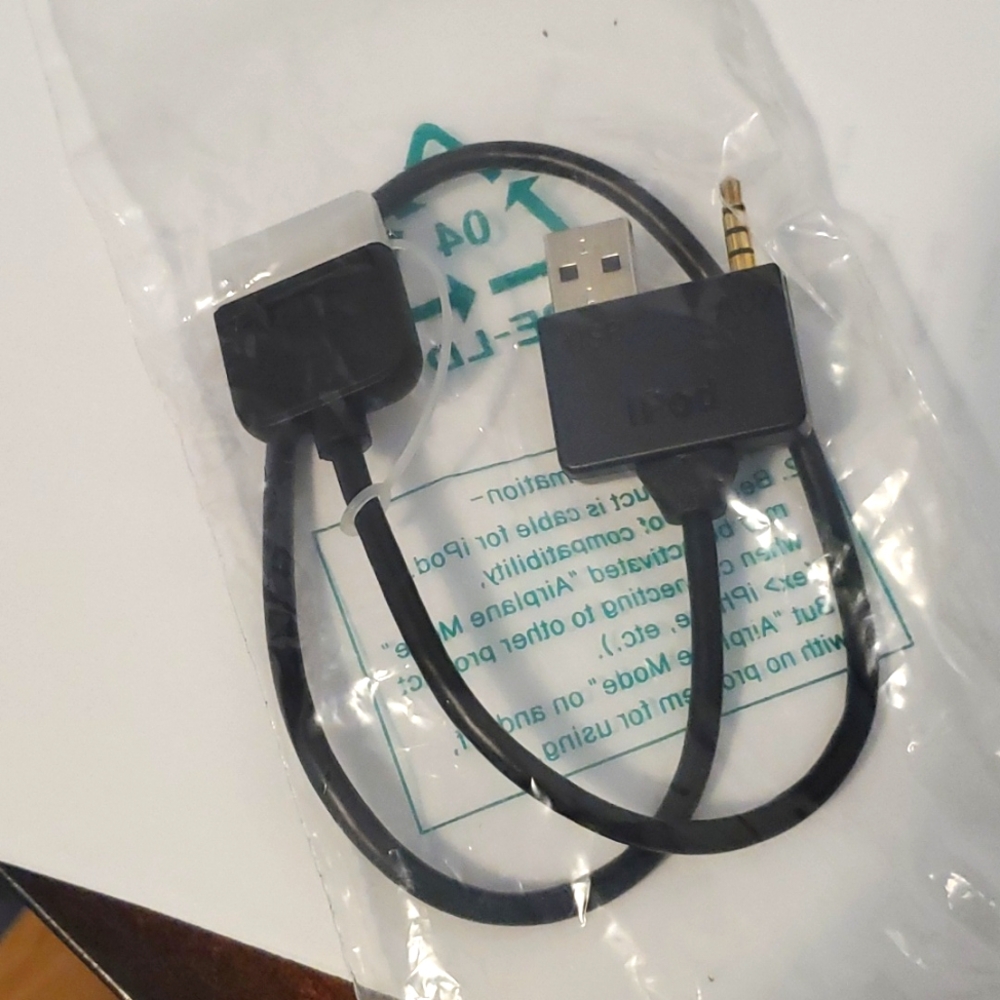 IPod cable connector to vehicle
